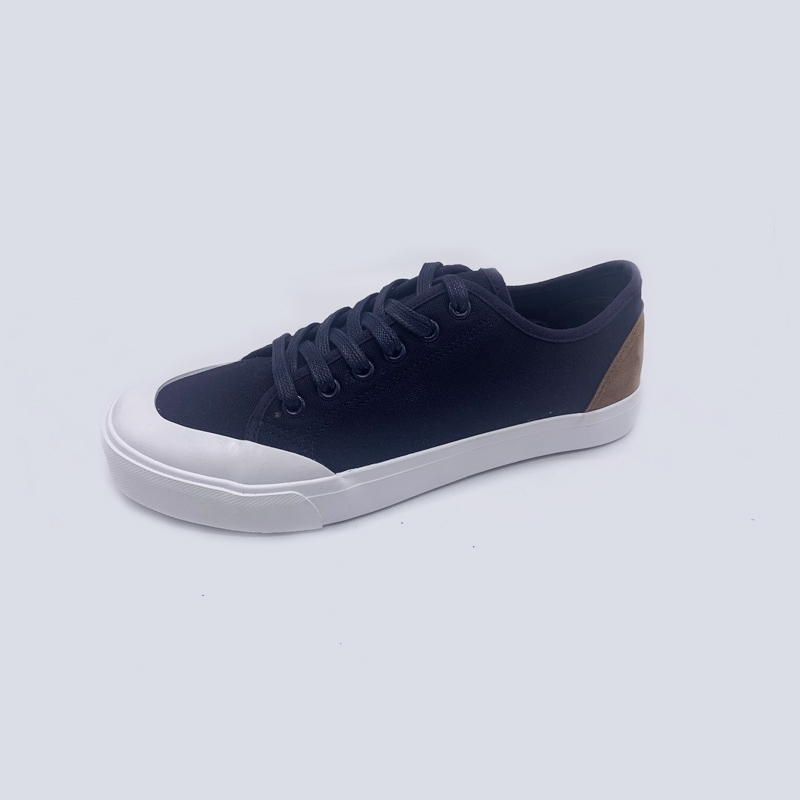 MAN CANVAS SHOES