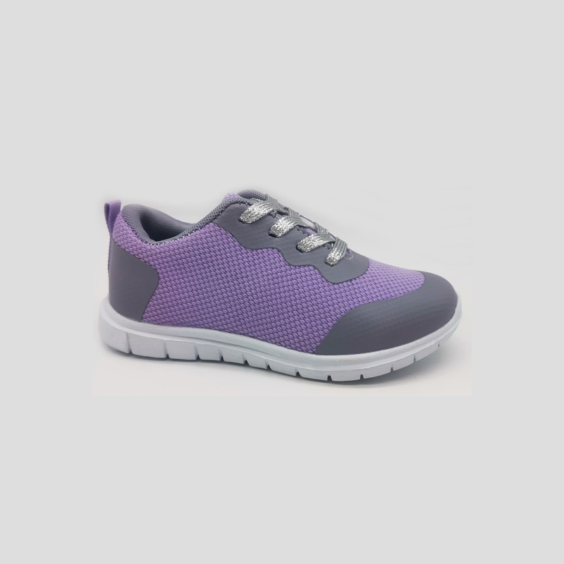 Sports shoes