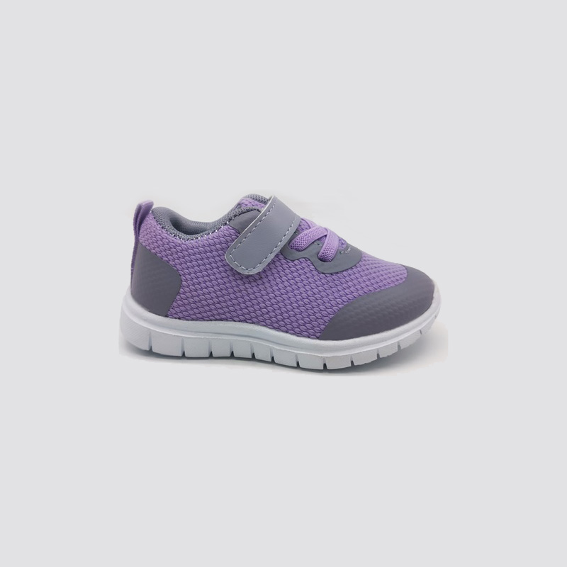 Sports shoes